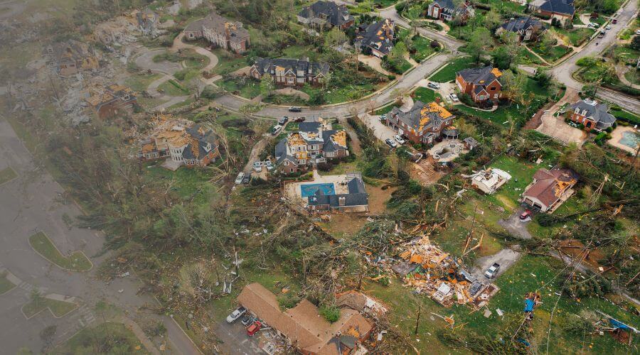 Why choose water damage cleanup for ceiling water damage repair in Barstow